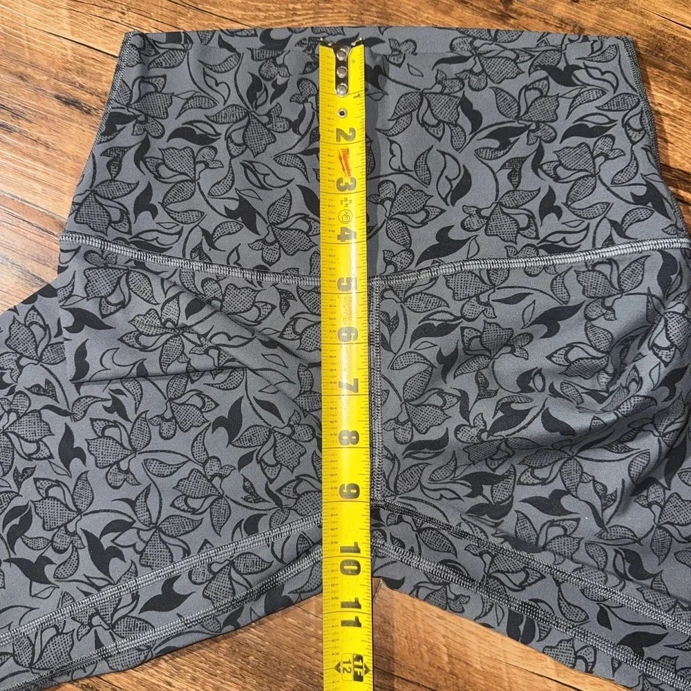 lululemon athletica size grey